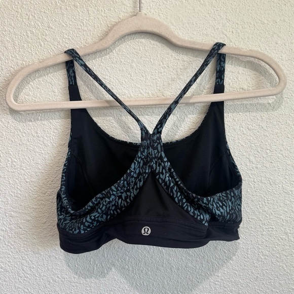 Lululemon Train Times Sports Bra in Illuminate Multi Blue Black Size 8 Workout - Picture 6 of 7